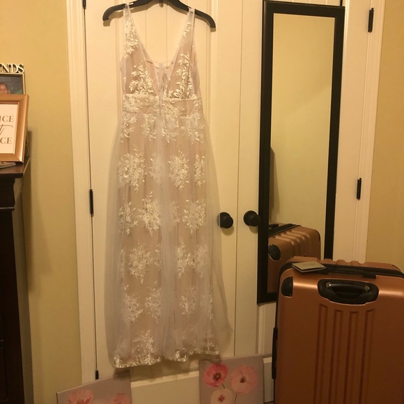 Boutique Dress with lace and tulle. Sooo pretty! - Picture 2 of 8